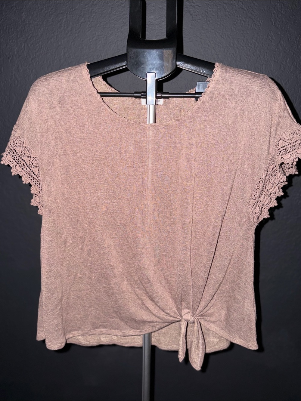 Eyeshadow Blush Tie-Front Short Sleeve Top